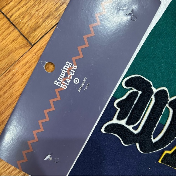 Target Rowing Blazers “Walker” Pendant - Picture 4 of 7